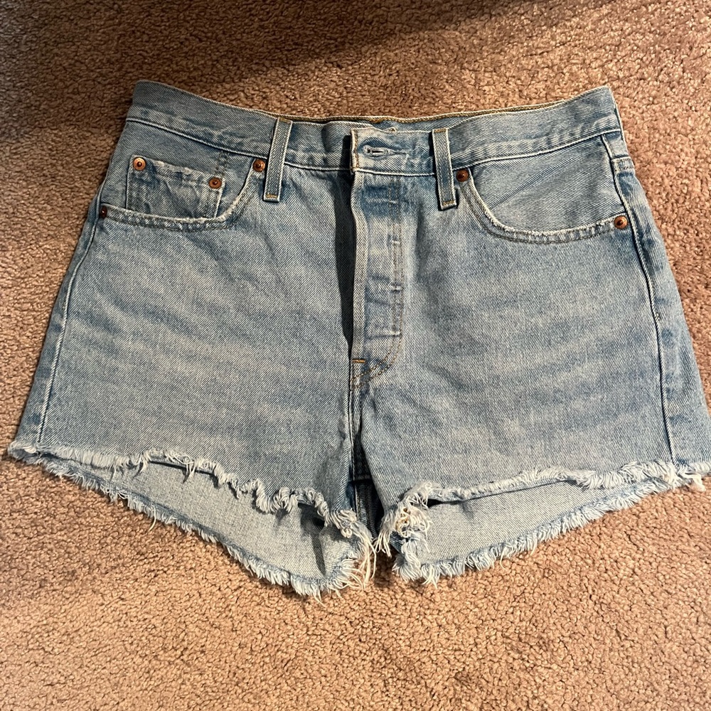 Levi 501 Denim Frayed Hem Women Shorts